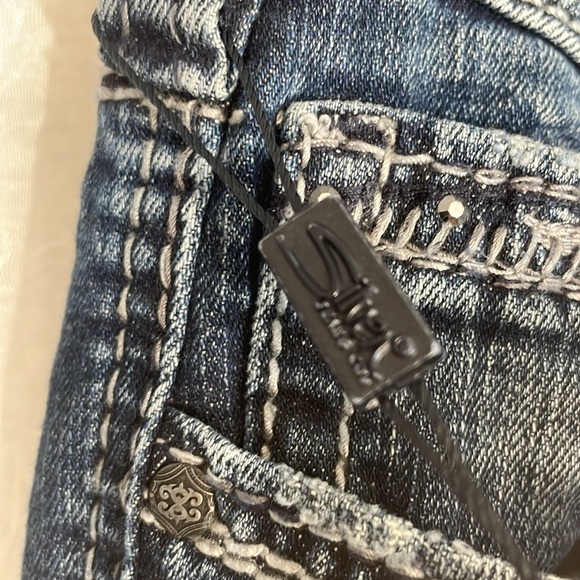 Silver Super stretch Aiko Mid Boot jeans waist 33/ L33 leg measuring at 31! - Picture 4 of 6